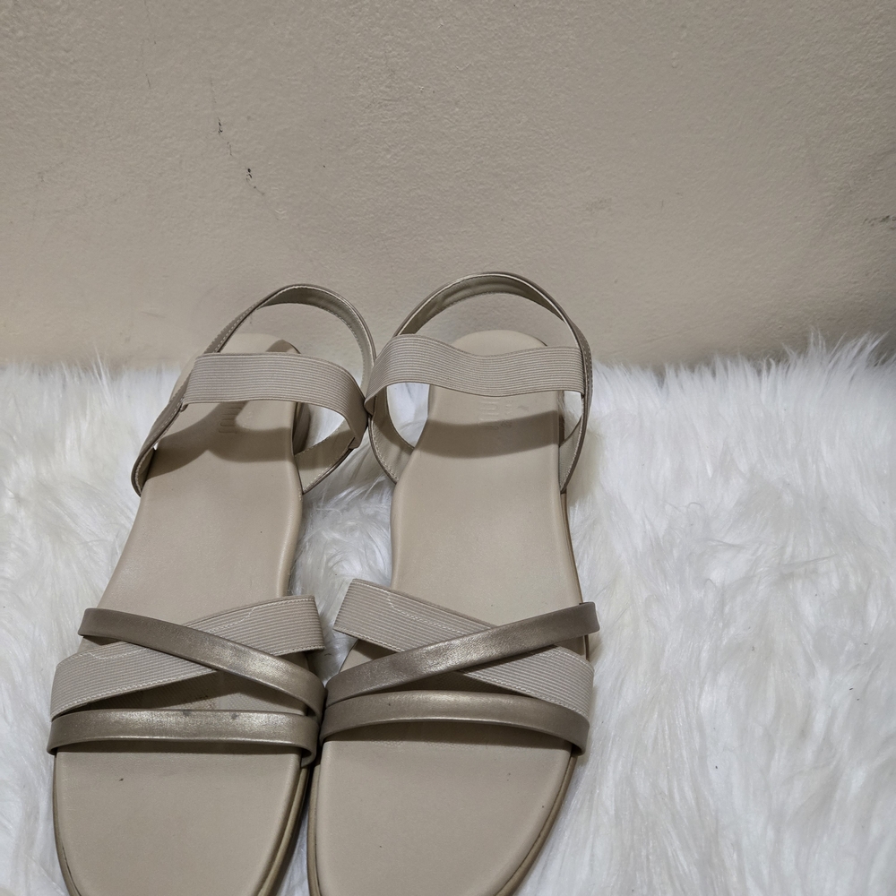 Munro American Cream Sandals Design Shock Absorbing Heel Size 10 1/2 SS